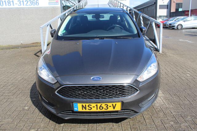 Ford FOCUS 1.0 Lease Edition Cruise control/Navigatie/Bluetooth/Parkeersensoren achter/Climate control/Elektrische ramen