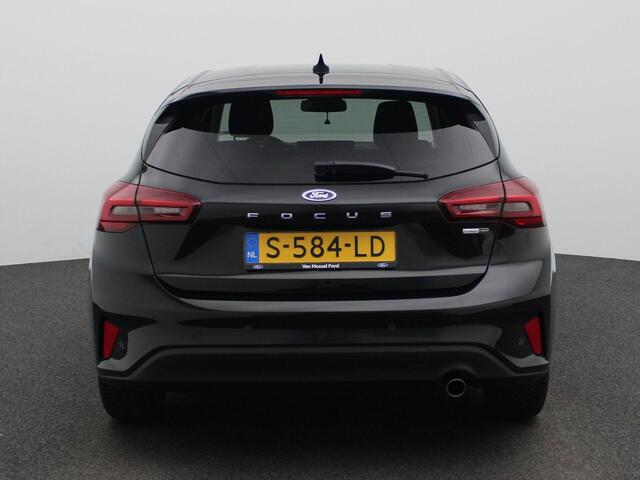 Ford FOCUS 1.0 EcoBoost Hybrid Titanium | Climate Control / ECC | Licht metalen velgen 16 inch | Cruise control | Navigatie | LED koplampen | Park Distance Control voor en achter |