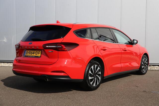 Ford FOCUS Wagon 1.0 EcoBoost Hybrid Titanium X Navigatie Achteruitrijcamera Winter Pakket Stuur & Stoelverwarming Carplay Android Cruise Control