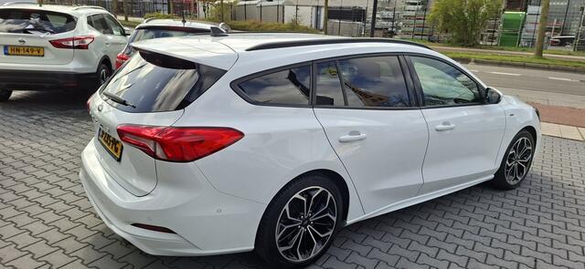 Ford FOCUS Wagon 1.0 EcoBoost Hybrid ST Line Navi