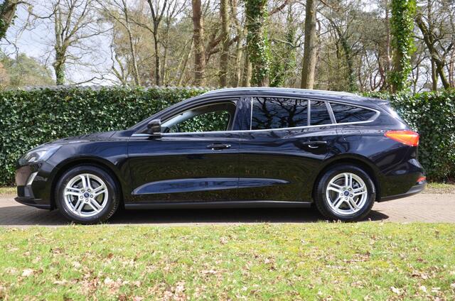 Ford FOCUS Wagon 1.0 EcoBoost Hybrid Trend Edition Business Navi/Pdc/Ecc/Led/Stoel Stuur & ruitverwarming/Cr-Controle/Privacy-Glass/Lmv/Achteruitrijcamera/Trekhaak