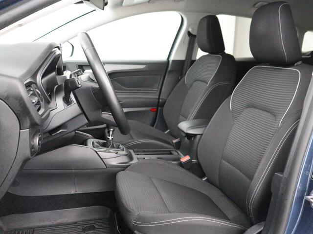 Ford FOCUS 1.0 EcoBoost Hybrid Titanium Style | Stoelverwarming | Camera | Carplay | Stuurverwarming | Navigatie | Full LED | Park Assist | Climate control | Bluetooth | Cruise control