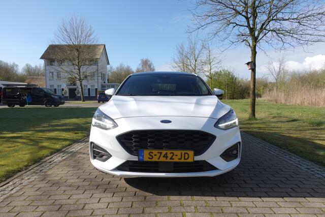 Ford FOCUS 1.0 EcoBoost ST LINE Titanium X Business | Panodak | Camera | Winterpakket | ACC |