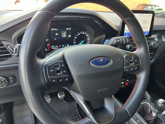 Ford FOCUS Wagon 1.0 EcoBoost Hybrid 155PK ST Line // LED // NAVI + CARPLAY // CAMERA // DAB // CLIMA // WINTERPACK // TREKHAAK!!