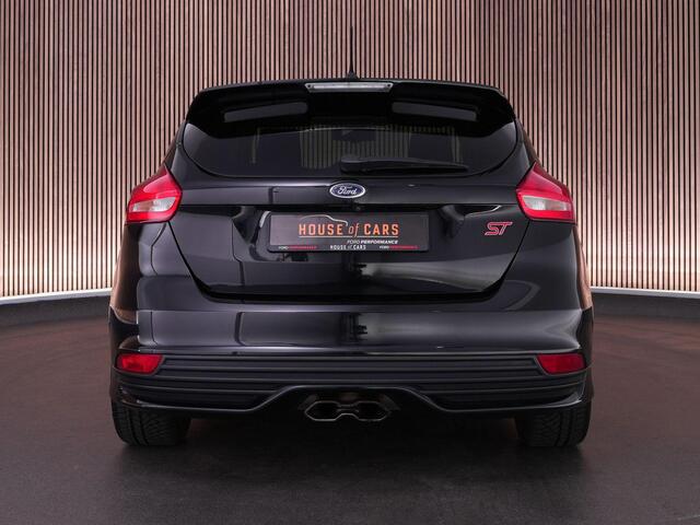Ford FOCUS ST-3 2.0 250pk PERFORMANCE PACK |Sony|Apple carplay|parkeer camera|stoelverwarming|bi-xenon|19" Performance wielen|stuurverwarming|