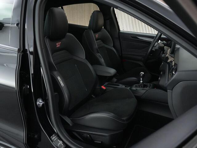 Ford FOCUS ST-3 2.3 280pk PERFORMANCE PACK |sper diff|launch control|Ford dealer onderhouden|panoramadak|B&O|parkeercamera|winterpack|LED-koplampen|19" lichtmetalen velgen|