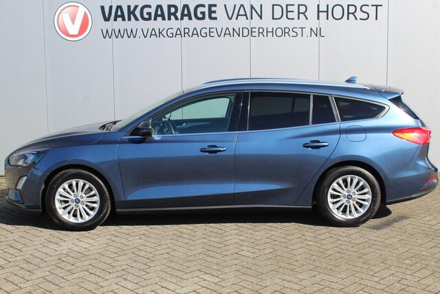 Ford FOCUS Wagon 1.0-155pk EcoBoost Titanium. Erg nette en goed onderhouden wagen met slechts 60.000km. Autm. airco dual, camera, stoel-, stuur- en voorraamverwarming, trekhaak, LM wielen, metallic lak, navigatie, telefoonvoorb. etc.