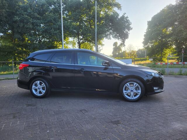 Ford FOCUS Wagon 1.5 Titanium Edition Eerste eigenaar Automatische airco Stoelver