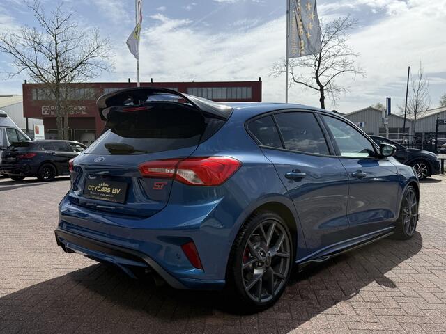 Ford FOCUS 2.3 EcoBoost Performance ST-3 280 pk apple carplay recaro stoelen B&O xenon climate ctr half leder/stof camera maxton spoiler pakket lmv 19 inch