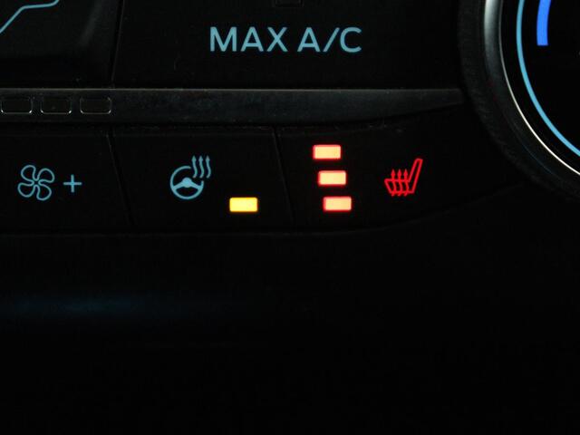 Ford FOCUS 1.0 EcoBoost Hybrid Active | Stoelverwarming | Trekhaak | Camera | Stuurverwarming | Carplay | Keyless | Full LED | Navigatie | Parkeerhulp | Climate control | Cruise control