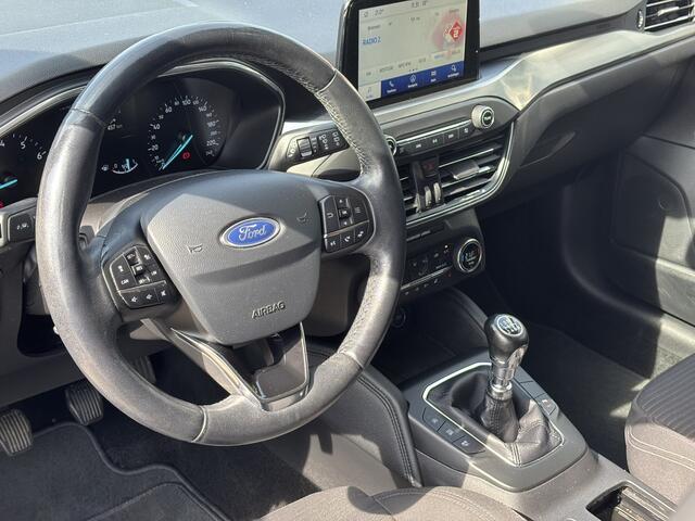 Ford FOCUS 1.0 EcoBoost Titanium Business / Stoel, stuur en voorruitverwarming / Cruise Control / navi / Applecarplay/Androidauto /