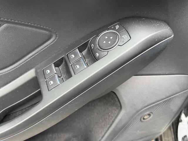 Ford FOCUS 1.5 EcoBoost 182pk ST Line Business H6 Camera B&O Navigatie Stoel- Stuurverwarming Voorruit Verwarming