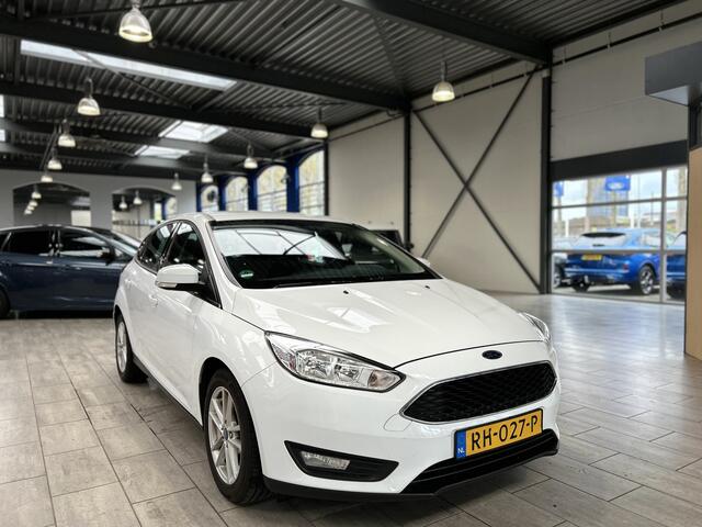 Ford FOCUS Ecoboost 100pk Lease Edition | 100% onderhouden | Cruise | Parkeersens achter | Airco | Apple carplay Android auto | |