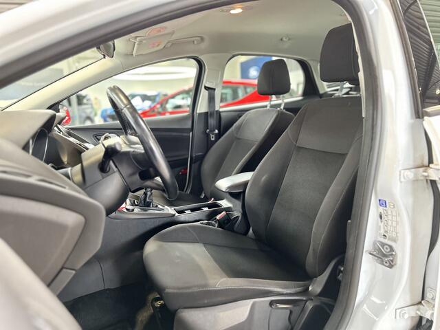 Ford FOCUS Ecoboost 100pk Lease Edition | 100% onderhouden | Cruise | Parkeersens achter | Airco | Apple carplay Android auto | |