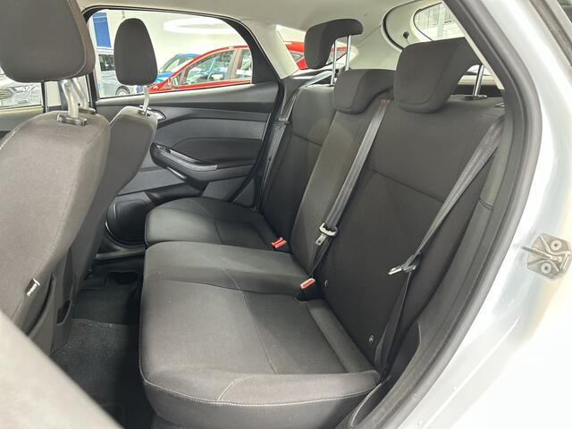 Ford FOCUS Ecoboost 100pk Lease Edition | 100% onderhouden | Cruise | Parkeersens achter | Airco | Apple carplay Android auto | |