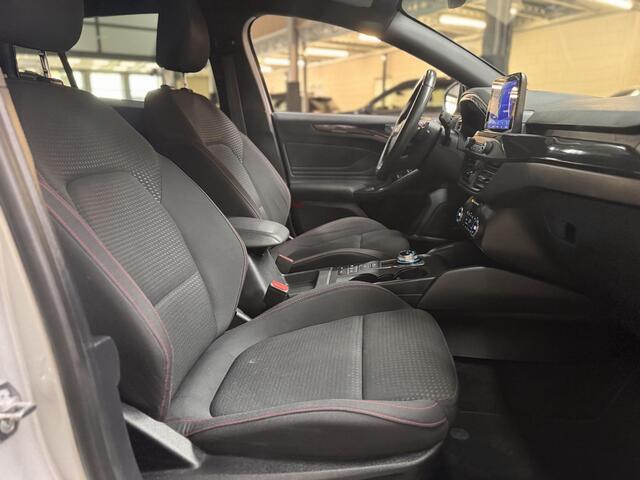 Ford FOCUS ST-Line Automaat Navi Trekhaak Camera Winter Parking pack Privacy Glass Wagon Dealeronderhouden