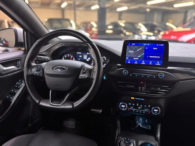 Ford FOCUS ST-Line Automaat Navi Trekhaak Camera Winter Parking pack Privacy Glass Wagon Dealeronderhouden
