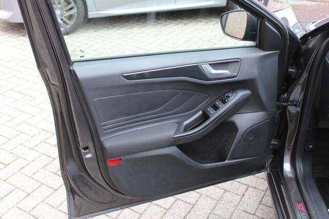 Ford FOCUS 1.0 EcoBoost Hybrid ST Line X Winter Pack, 18", Afn Trekhaak, Carplay/Navigatie, Led, Lederen bekleding!