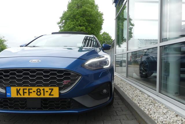 Ford FOCUS 2.3 EcoBoost ST-3 PERFORMANCE PACK, H&R, PANO, HUD, WINTER PACK, ADAPT. CRUISE, CLIMA, NAVI, APPLE CARPLAY/ANDROID AUTO, KEYLESS, B&O, ELEKT. STOELEN, ADAPT. DEMPING SYSTEEM, 96.530KM