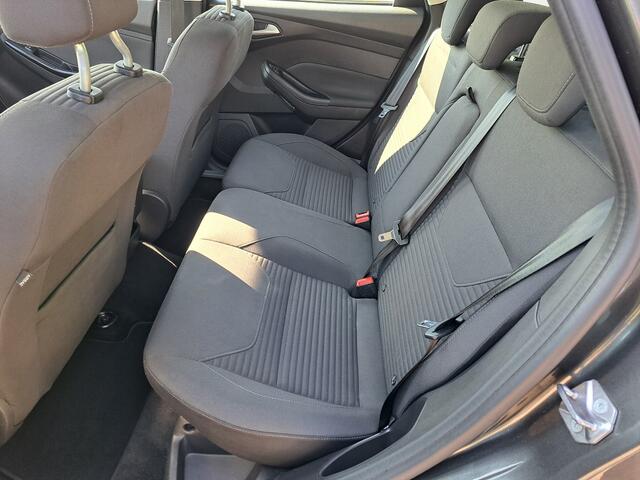 Ford FOCUS Wagon 1.0 Titanium Airco/Cruise control/Navigatie