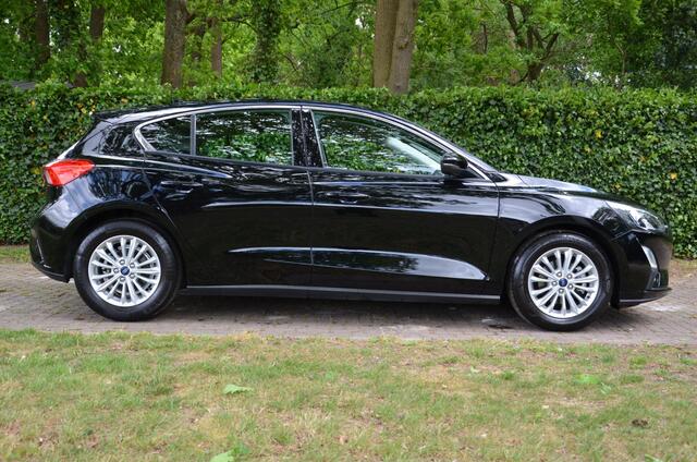Ford FOCUS 1.0 EcoBoost Titanium Business Navi/Pdc/Ecc/Led/Stoel Stuur & ruitverwarming/Cr-Controle/Achteruitrij camera/Lmv