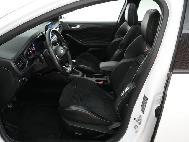 Ford FOCUS ST-3 2.3 280pk PERFORMANCE PACK |launch control|sper differentieel|kw schroefset|barracuda 19"|panoramadak|B&O|head-up|winterpack|Apple Carplay|adaptive LED|blind spot|parkeercamera|