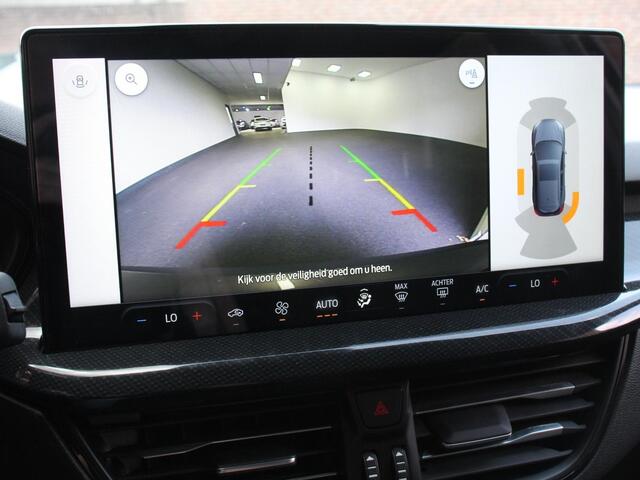 Ford FOCUS 1.0 Focus 125 PK HB ST-Line Automaat Navi Climate control cruise control Carplay LM velgen Parkeersensoren Led Matrix koplampen