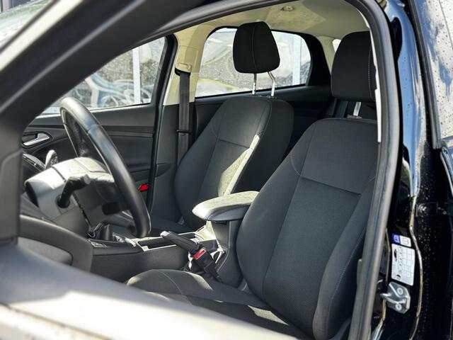 Ford FOCUS 1.0 Lease Edition - Navigatie - Lichtmetalen Velgen - Cruise Control - Trekhaak