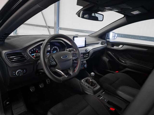 Ford FOCUS Wagon 1.0 EcoBoost Hybrid ST Line | Trekhaak | Winter | Keyless | Camera | NW OH & APK |