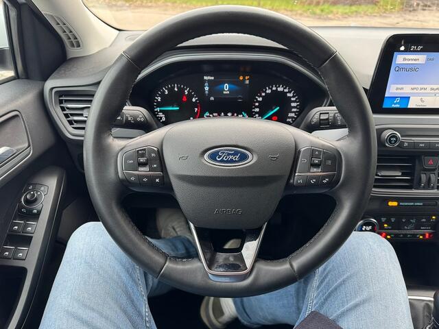 Ford FOCUS 1.0 EcoBoost Hybrid Titanium Navi,ecc,lmv,pdc v en a, led