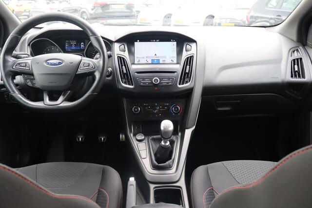 Ford FOCUS 1.0 First Edition | ST-Line | Navigatie | Bluetooth | Cruise control | Uitstraling!