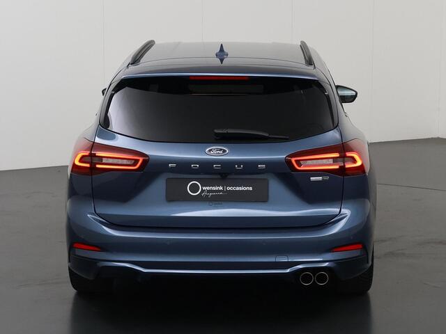 Ford FOCUS Wagon 1.0 EcoBoost Hybrid ST Line X | Afneembare Trekhaak | Winterpakket | Cruise Control Adaptief | Parkeercamera | Head-Up | Navigatie |