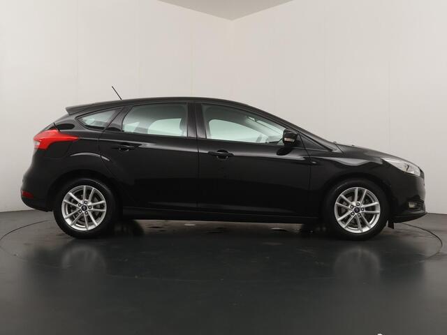 Ford FOCUS 1.0 Lease Edition - Navigatie - Lichtmetalen Velgen - Cruise Control - Trekhaak
