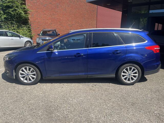 Ford FOCUS Wagon 1.5 EcoBoost Titanium 150PK- 1e EIGENAAR, UNIEKE KM STAND // CAMERA+SENSOREN // NAVI+CARPLAY // KEYLESS // STOELVERWARMING //