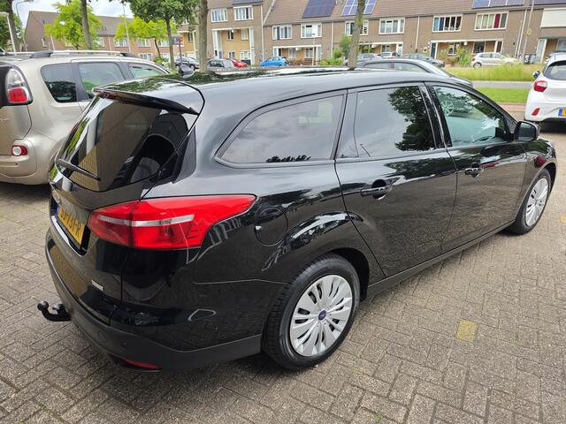Ford FOCUS Wagon 1.0 Lease Edition / Airco/ Navigatie/ Cruise/ Apple carplay/ PDC