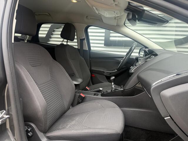 Ford FOCUS Wagon 1.0 Titanium 1e Eigenaar|Navi|Clima|Cruise|Carplay|Stoel+Stuur verw|PDC V+A|APK tot 12-2026