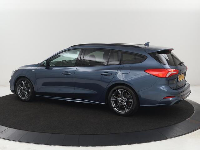 Ford FOCUS 1.5 EcoBoost ST Line | Trekhaak | Stoel & Stuurverwarming | Keyless | Carplay | Climate control | Parkeerhulp | Full LED | Cruise control | Navigatie | Bluetooth | Getint glas