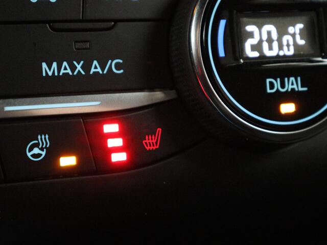 Ford FOCUS 1.5 EcoBoost ST Line | Trekhaak | Stoel & Stuurverwarming | Keyless | Carplay | Climate control | Parkeerhulp | Full LED | Cruise control | Navigatie | Bluetooth | Getint glas