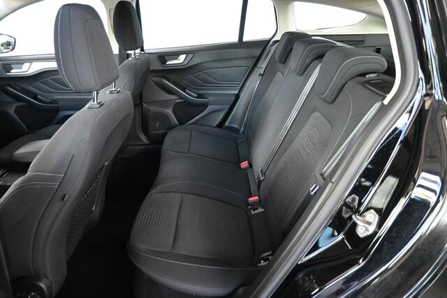 Ford FOCUS Wagon 1.0 EcoBoost ST Line Active Navigatie Stuur/Stoelverwarming Rijklaarpijs! Inruil Mogelijk!