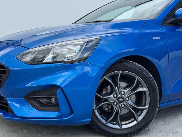 Ford FOCUS EcoBoost 125 pk Titanium Business | Parkeersensoren | Apple Carplay & Android Auto | Privacy Glass | 17'' | B&O |