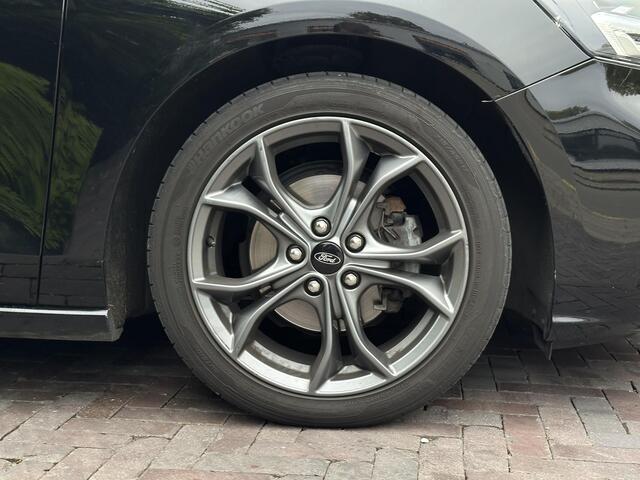 Ford FOCUS 1.5 EcoBoost ST Line Business Pano Navi Automaat