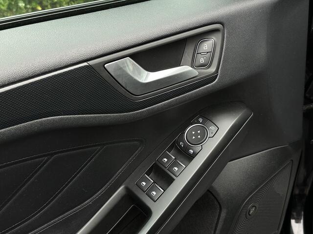 Ford FOCUS 1.5 EcoBoost ST Line Business Pano Navi Automaat