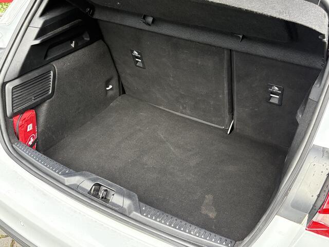 Ford FOCUS 1.0 EcoBoost Hybrid ST Line Business - Navigatie - Climate Controle - Adaptief Cruise Control