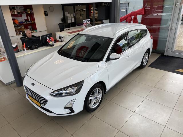 Ford FOCUS Wagon 1.0 EcoBoost Trend Edition Business,Navigatie,Achteruitrijcamera,Spraakbediening,Elektrische-Trekhaak,Airco&Cruiscontrol,V&A Sensoren,DAB,Telefoonlader,16 Inch Lmv