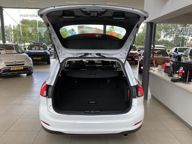 Ford FOCUS Wagon 1.0 EcoBoost Trend Edition Business,Navigatie,Achteruitrijcamera,Spraakbediening,Elektrische-Trekhaak,Airco&Cruiscontrol,V&A Sensoren,DAB,Telefoonlader,16 Inch Lmv