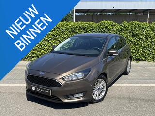 ford-focus-1.0-titanium-*-carplay-*
