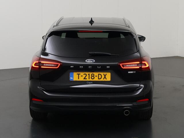 Ford FOCUS Wagon 1.0 EcoBoost Hybrid Titanium X | Winterpakket | AGR Stoelen | B&O | Parkeercamera | Cruise Control | Navigatie |