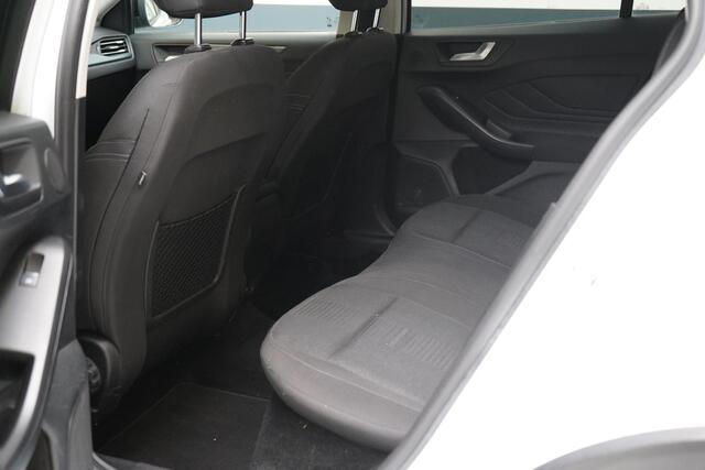 Ford FOCUS Wagon 1.0 EcoBoost 125pk Hybrid Active Business | Trekhaak | Carplay | B&O Sound | Camera | Zwart dak