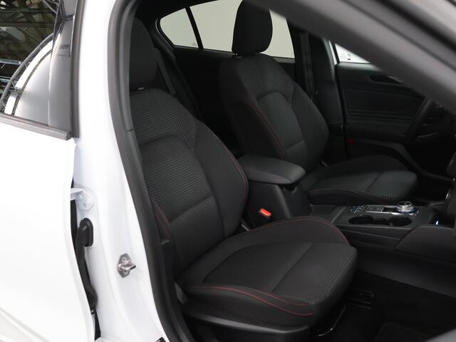 Ford FOCUS 1.0 EcoBoost St Line | Trekhaak | Panoramadak | Winterpakket | Cruise Control Adaptief | Parkeercamera |