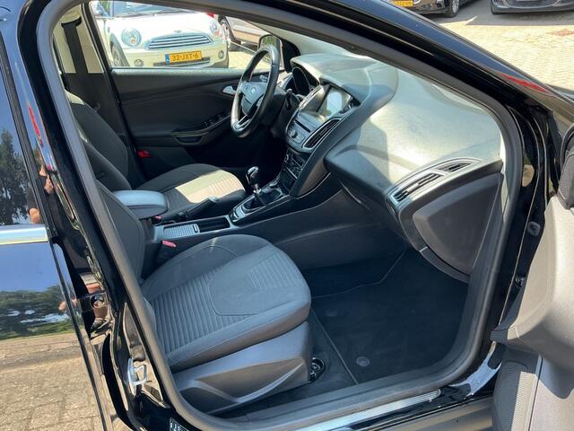 Ford FOCUS 1.0 ECOB. TITANIUM